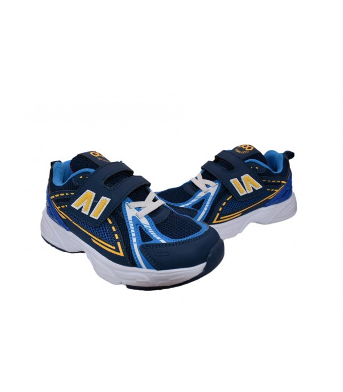 Αγόρι αθλητικό σε μπλε χρώμα