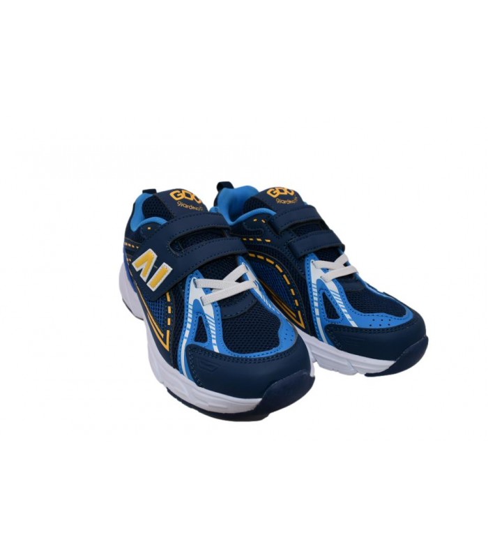 Αγόρι αθλητικό σε μπλε χρώμα