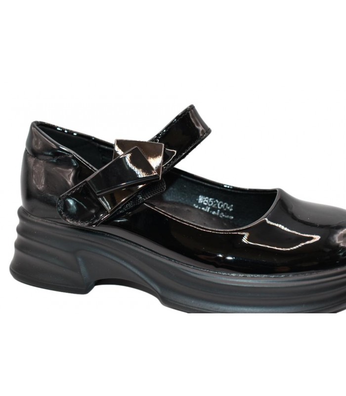 Μπαλαρίνα σε μαύρο χρώμα