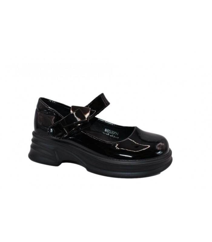 Μπαλαρίνα σε μαύρο χρώμα