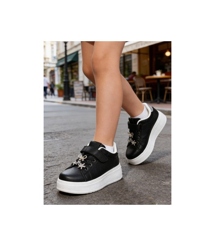 Sneaker σε μαύρο χρώμα