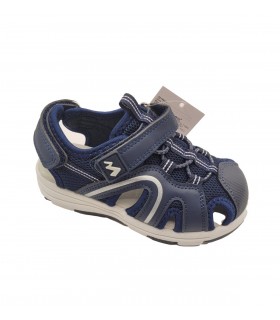 Πέδιλο για αγόρι με κλειστή μύτη μπροστά σε μπλε χρώμα
